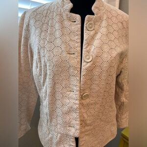 Willi Smith cream colored‎ eyelet blazer. Button closure. 100% cotton size 12